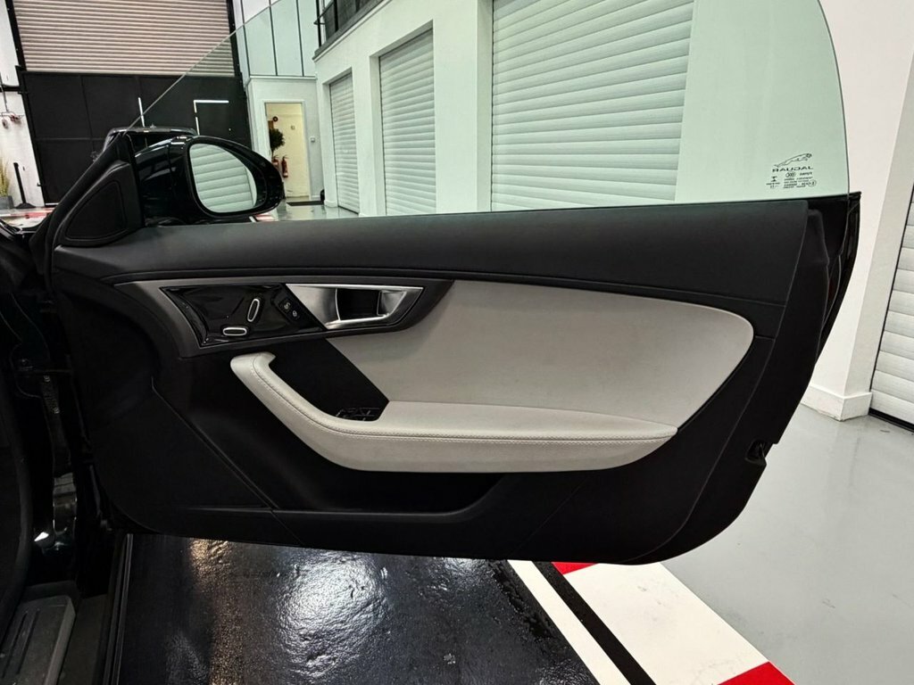 Jaguar F-Type V6 S Silver #15