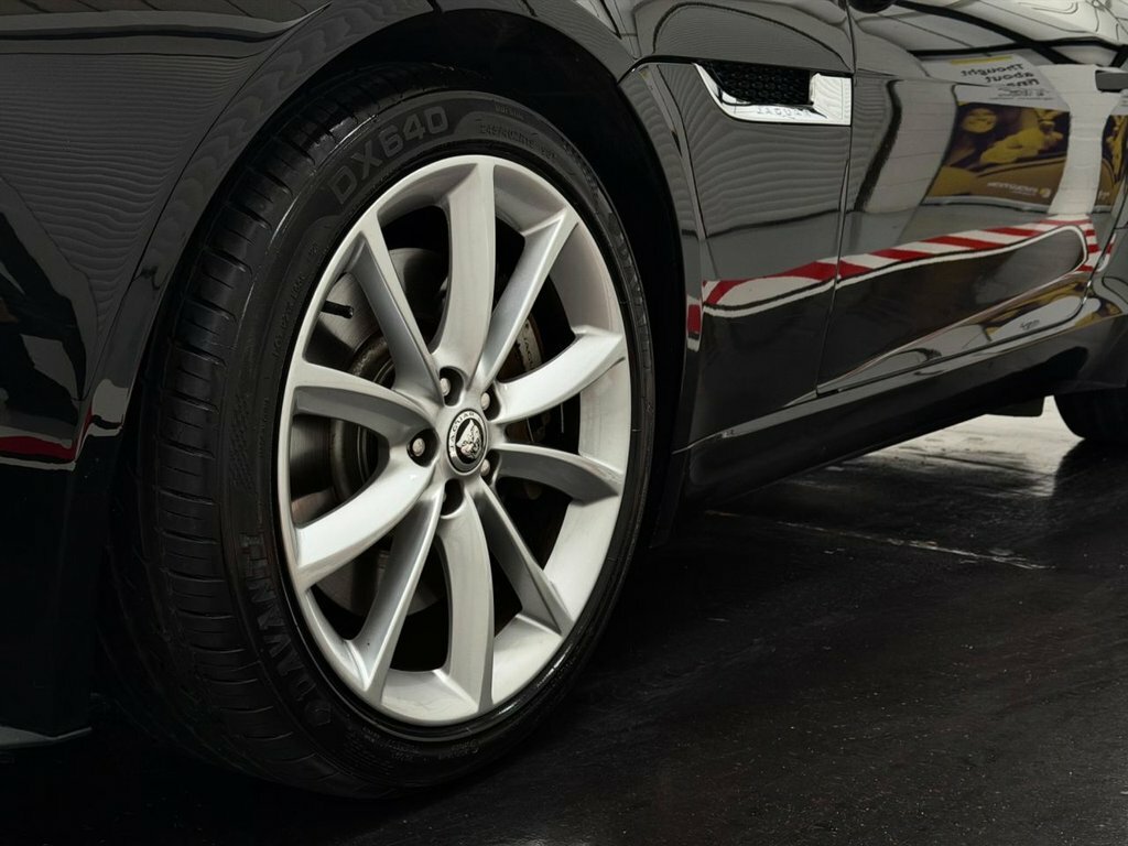 Jaguar F-Type V6 S Silver #28