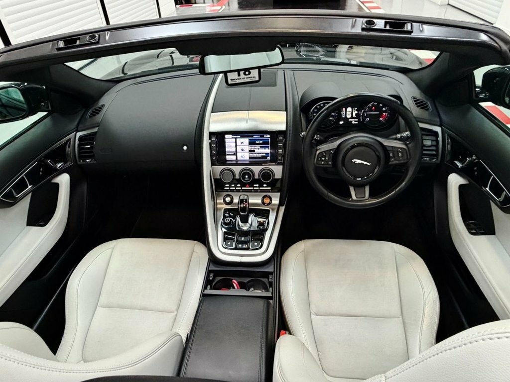 Jaguar F-Type V6 S Silver #10