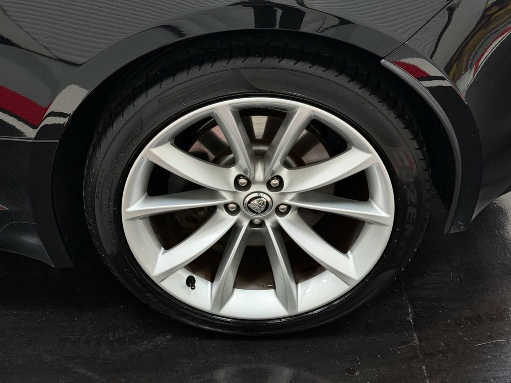 Jaguar F-Type V6 S Silver #35