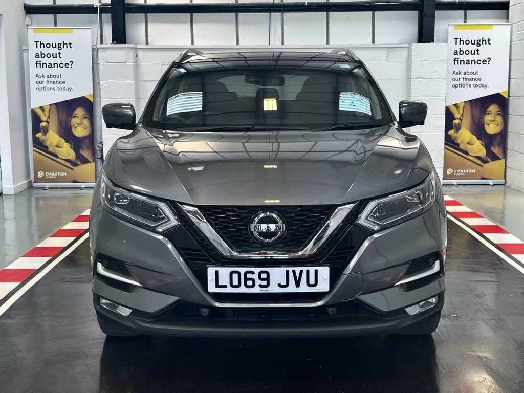 Nissan Qashqai 1.3L Tekna LO69JVU Grey #4
