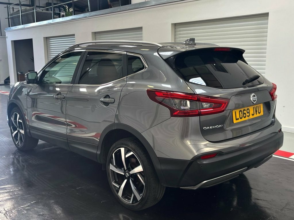 Nissan Qashqai 1.3L Tekna LO69JVU Grey #3