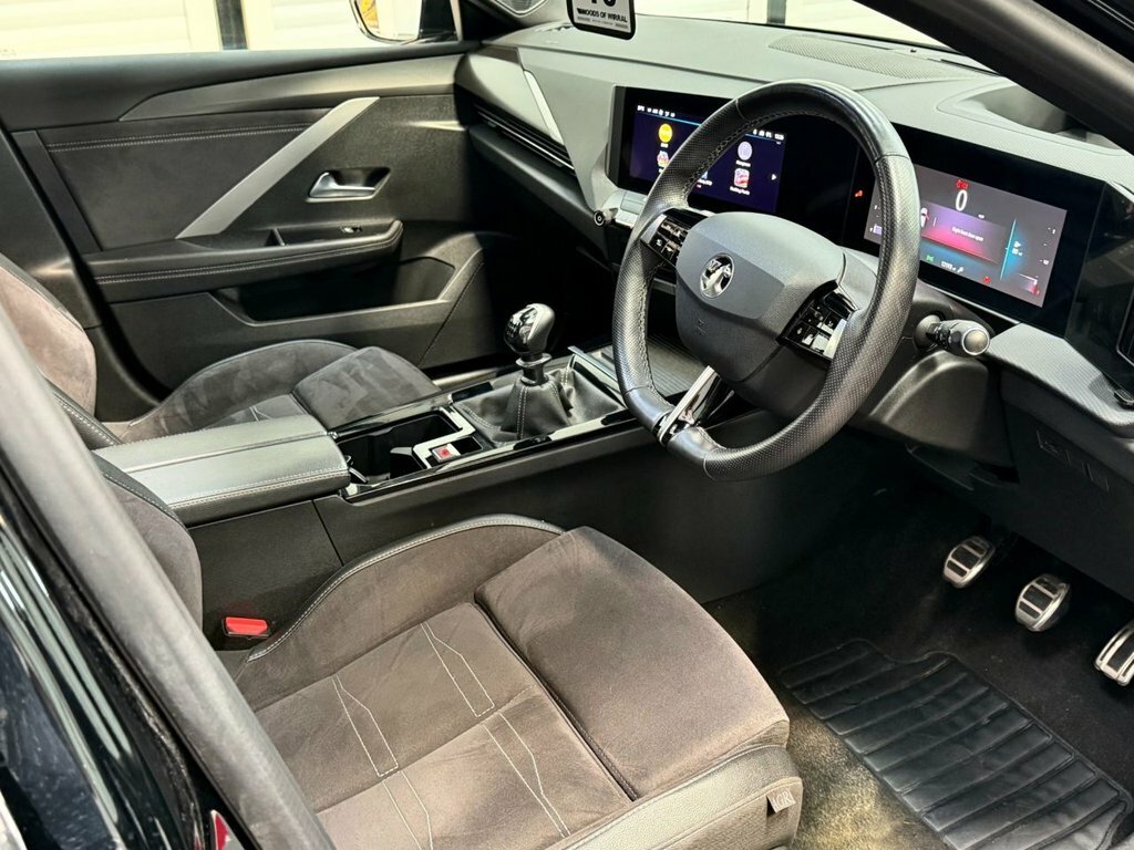 Vauxhall Astra 1.2L Ultimate Black #3