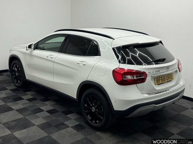 Mercedes-Benz GLA Class 2018 1.6 Gla200 Se Executive Suv 7G-d BF68OHD White #2