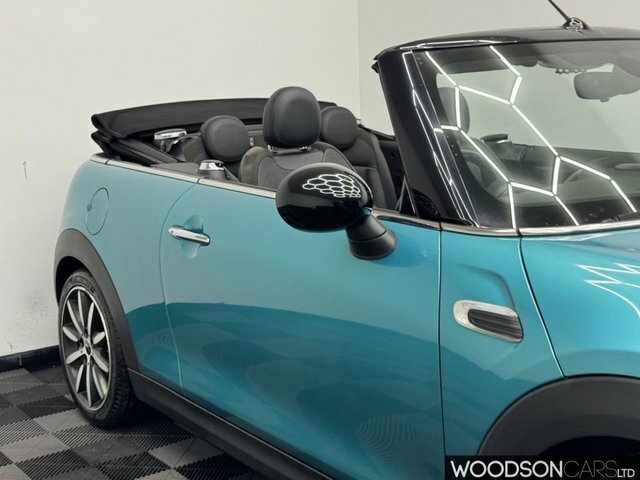 Mini Convertible Cooper D White #44