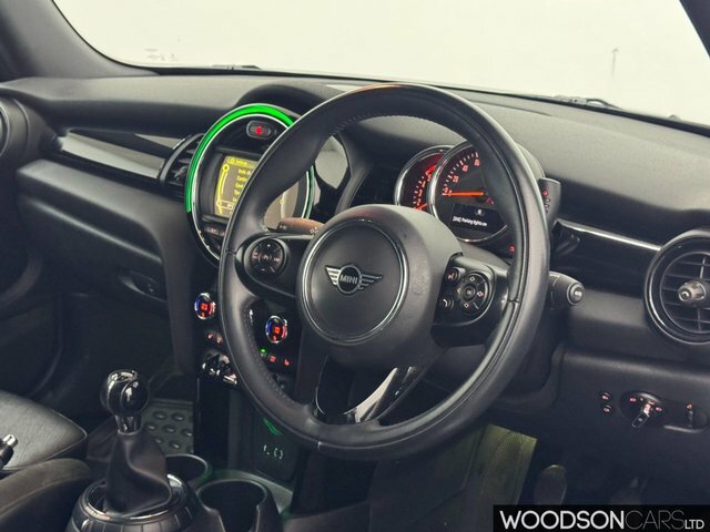 Mini Convertible Cooper D White #18