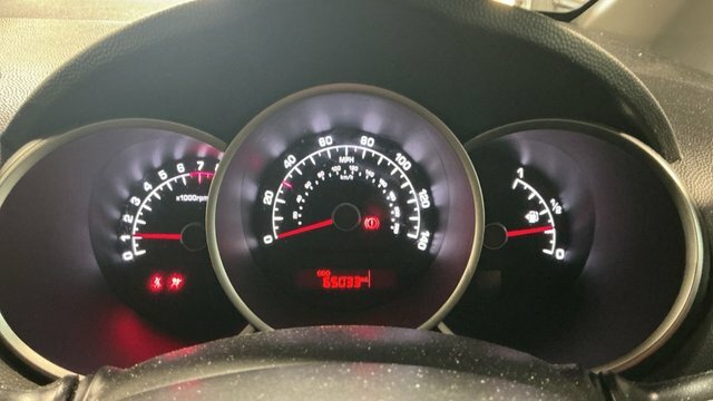 Kia Venga 1.6 2 Euro 5 Red #9