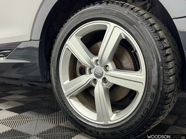 Audi E-tron Quattro Base Grey #44