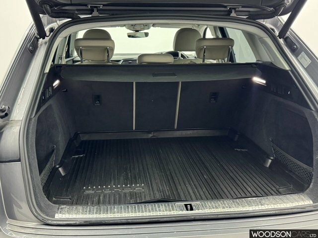 Audi E-tron Quattro Base Grey #23