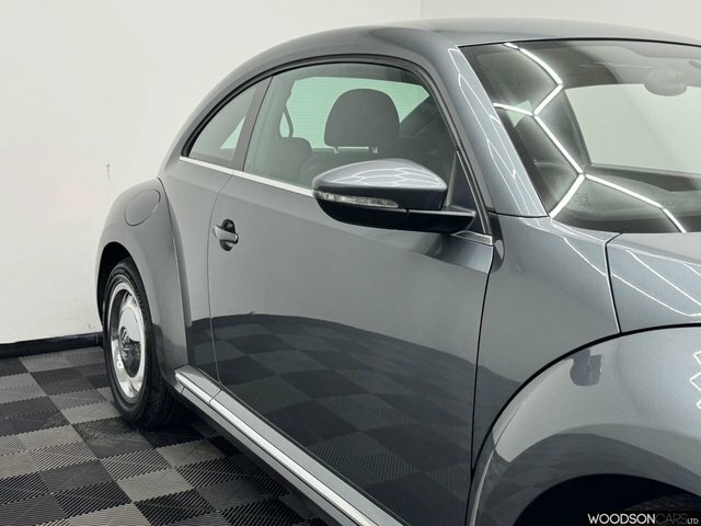 Volkswagen Beetle Beetle Design Tsi Bluemotion Technology Black #26