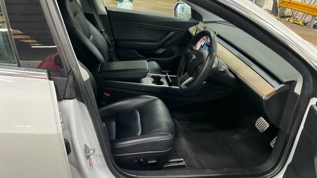 Tesla Model 3 2019 Dual Motor Performance Saloon White #3