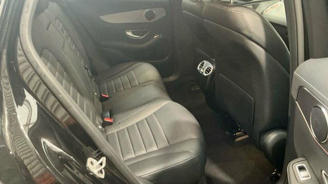 Mercedes-Benz EQC 2022 Eqc 400 80Kwh Amg Line Suv Black #4
