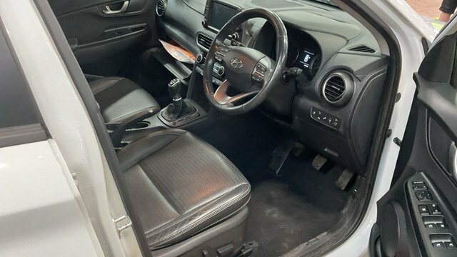 Hyundai Kona 2018 1.0 T-gdi Blue Drive Premium Se Suv Petro White #3