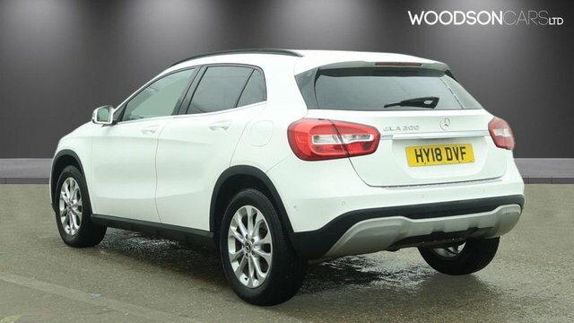 Mercedes-Benz GLA Class 2018 1.6 Gla200 Se Executive Suv 7G-d White #2