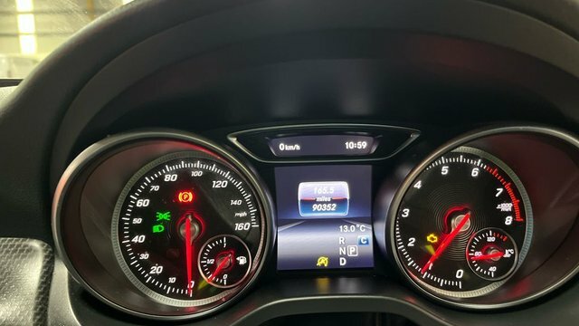 Mercedes-Benz GLA Class 2018 1.6 Gla200 Se Executive Suv 7G-d White #5