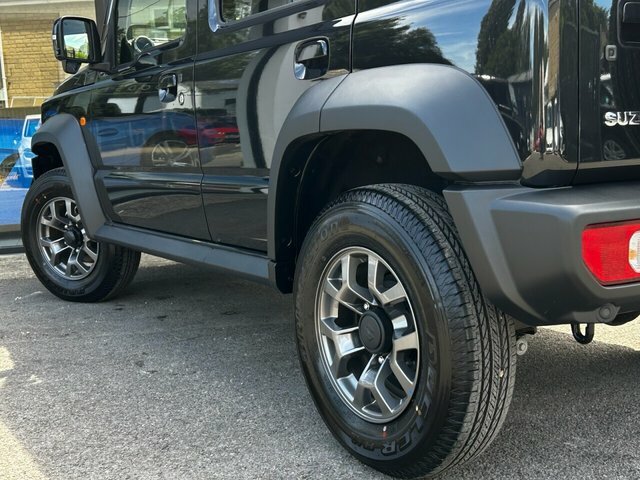 Suzuki Jimny Sierra White #15