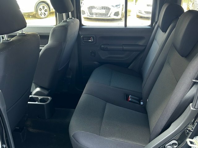 Suzuki Jimny Sierra White #29