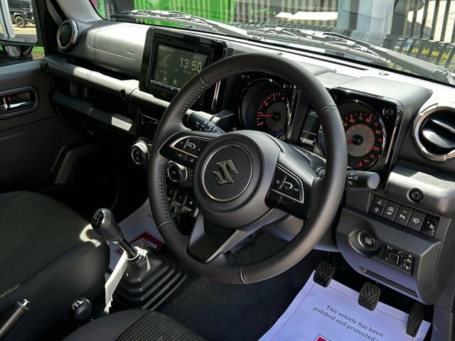Suzuki Jimny Sierra White #22