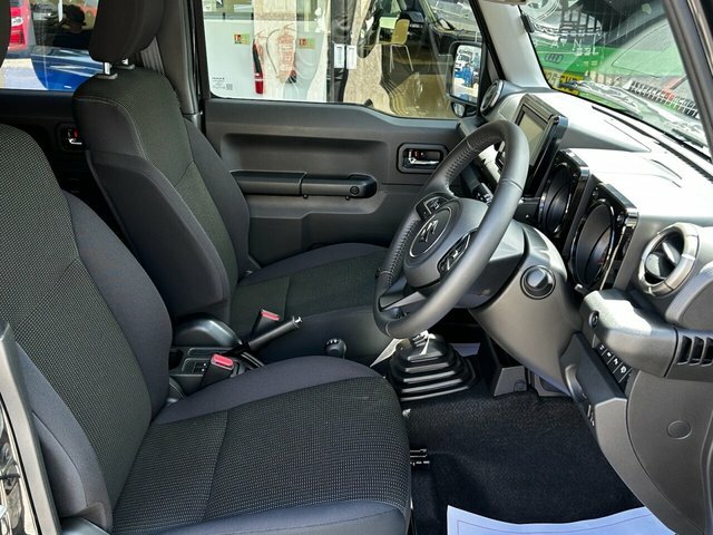 Suzuki Jimny Sierra White #27