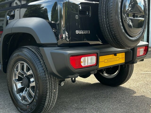 Suzuki Jimny Sierra White #16