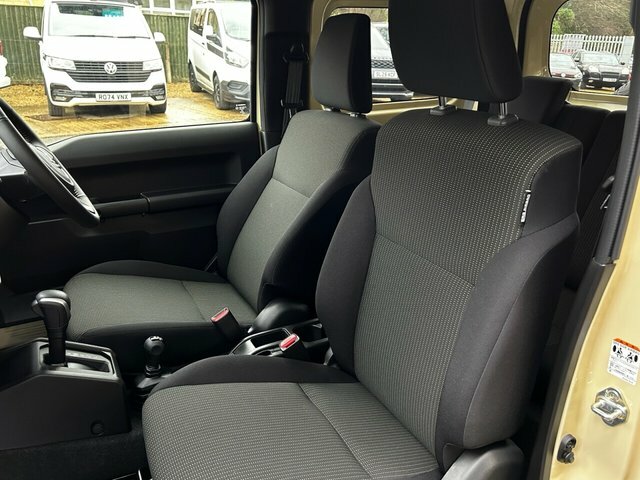 Suzuki Jimny 1.5 Sz5 Allgrip Yellow #26