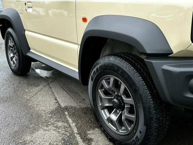 Suzuki Jimny 1.5 Sz5 Allgrip Yellow #12