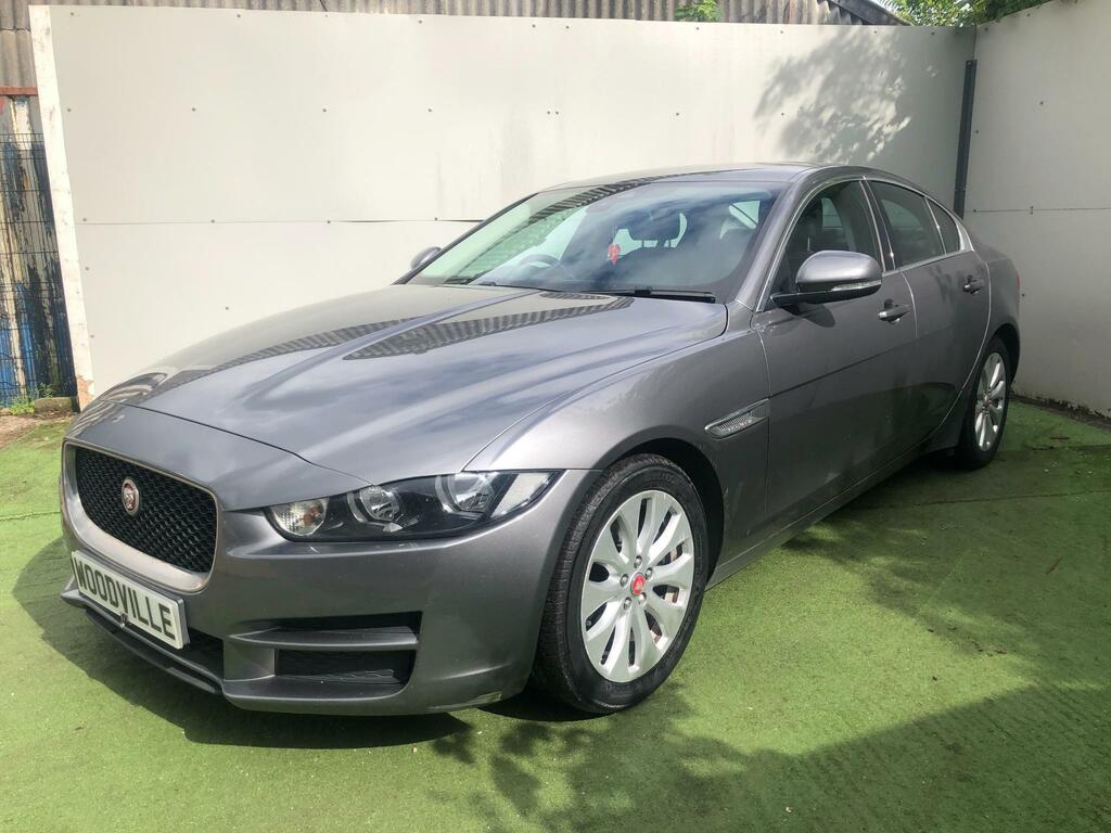 Jaguar XE Prestige D Grey