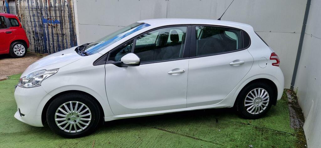 Peugeot 208 Access White #4