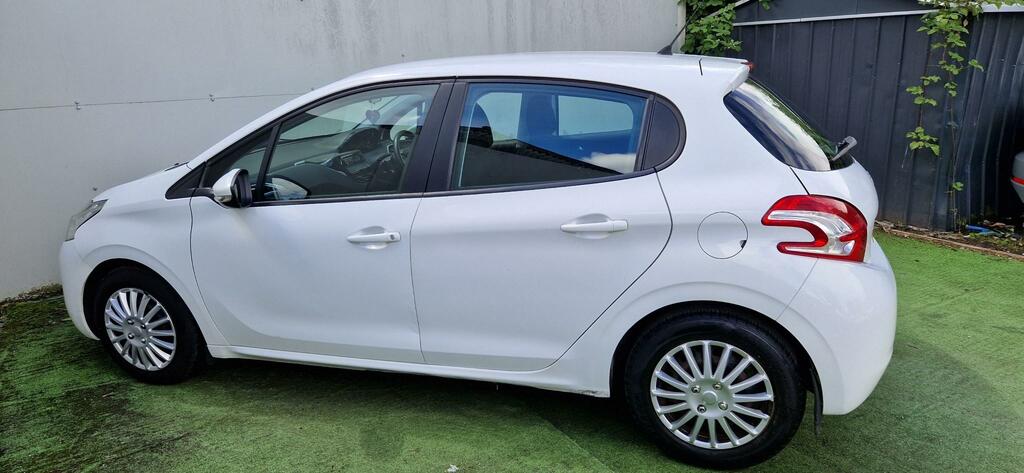 Peugeot 208 Access White #6