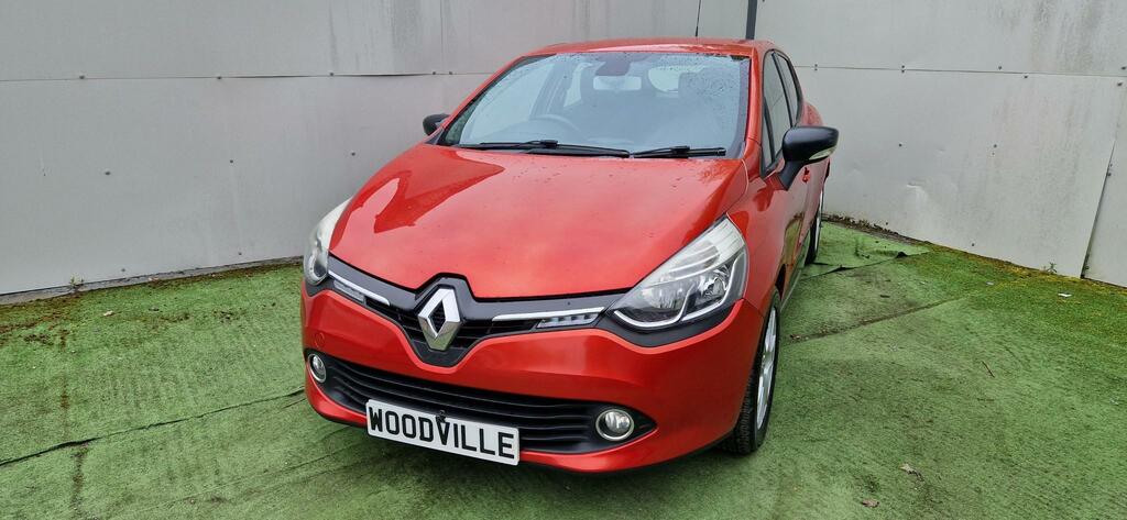 Renault Clio Dynamique Medianav Red