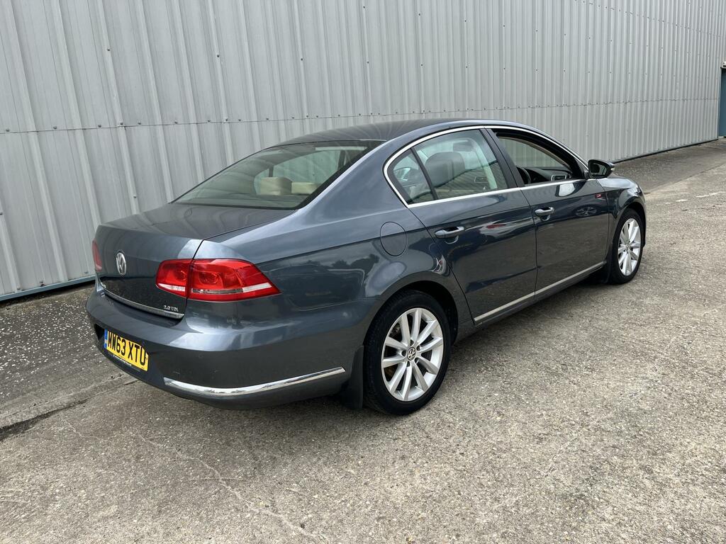 Volkswagen Passat Executive Grey #5