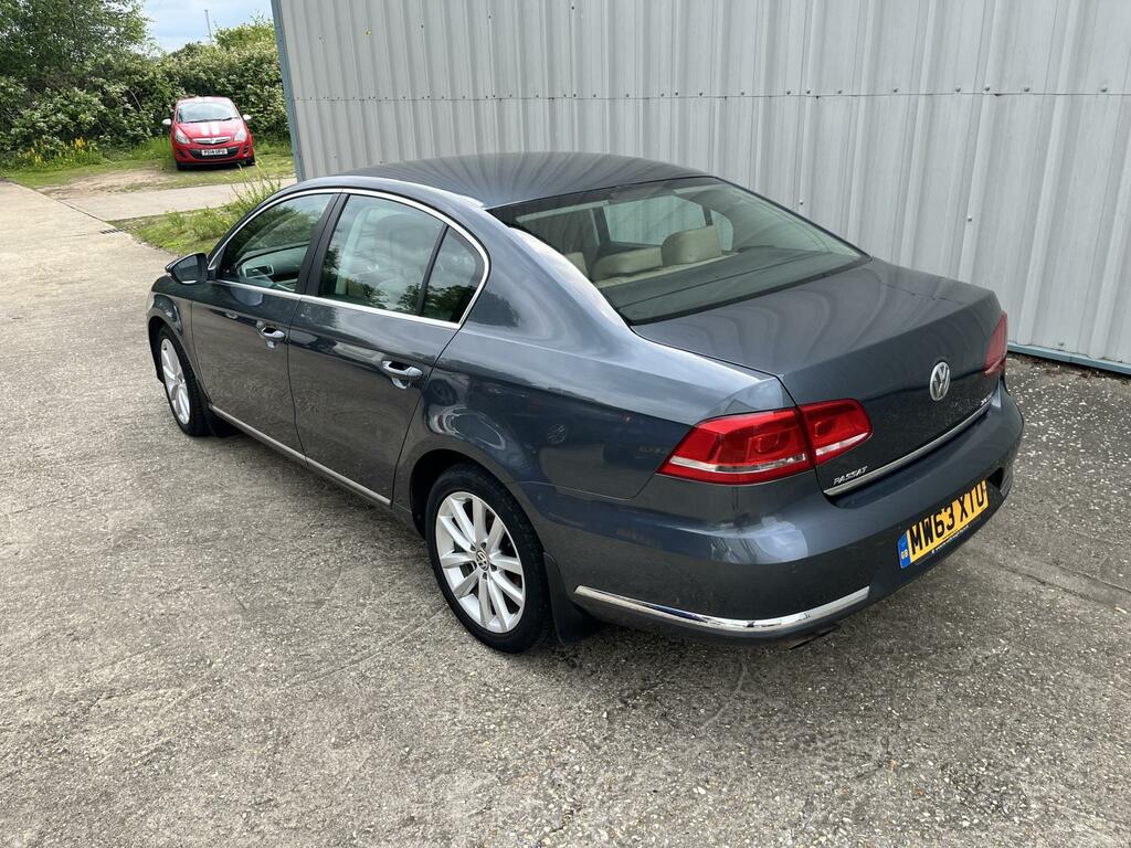 Volkswagen Passat Executive Grey #3
