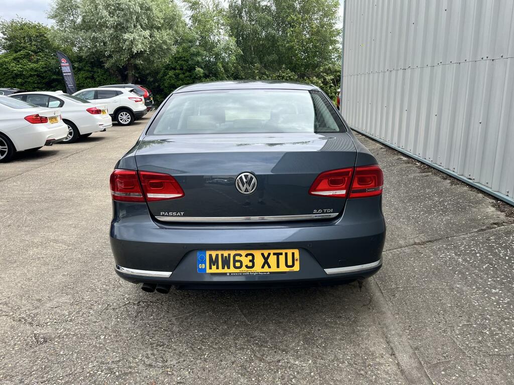 Volkswagen Passat Executive Grey #4