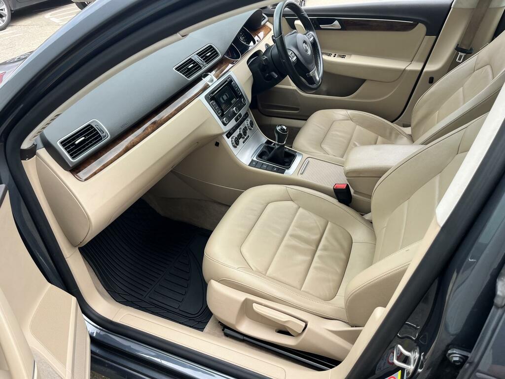 Volkswagen Passat 1.6 Tdi Bluemotion Tech S Euro 5 Ss Silver #24