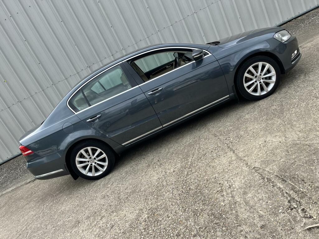 Volkswagen Passat Executive Grey #6