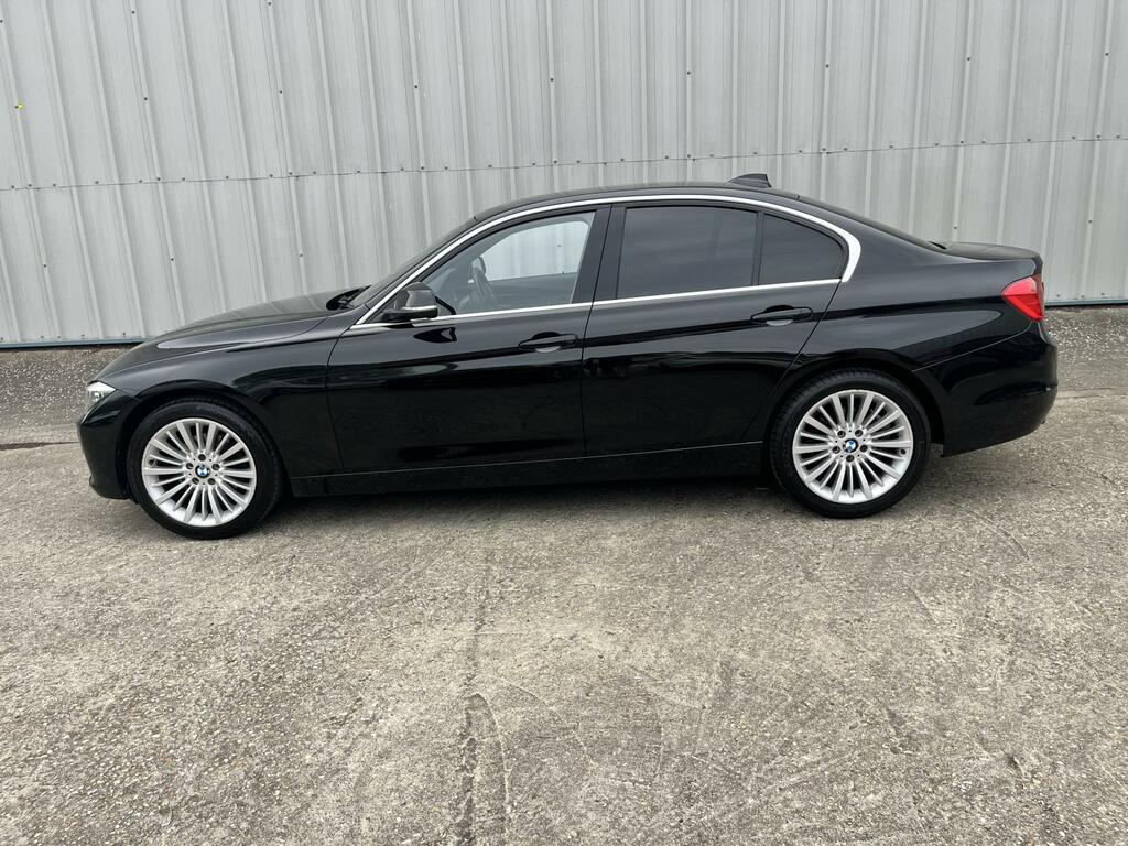 BMW 3 Series Luxury Black #2