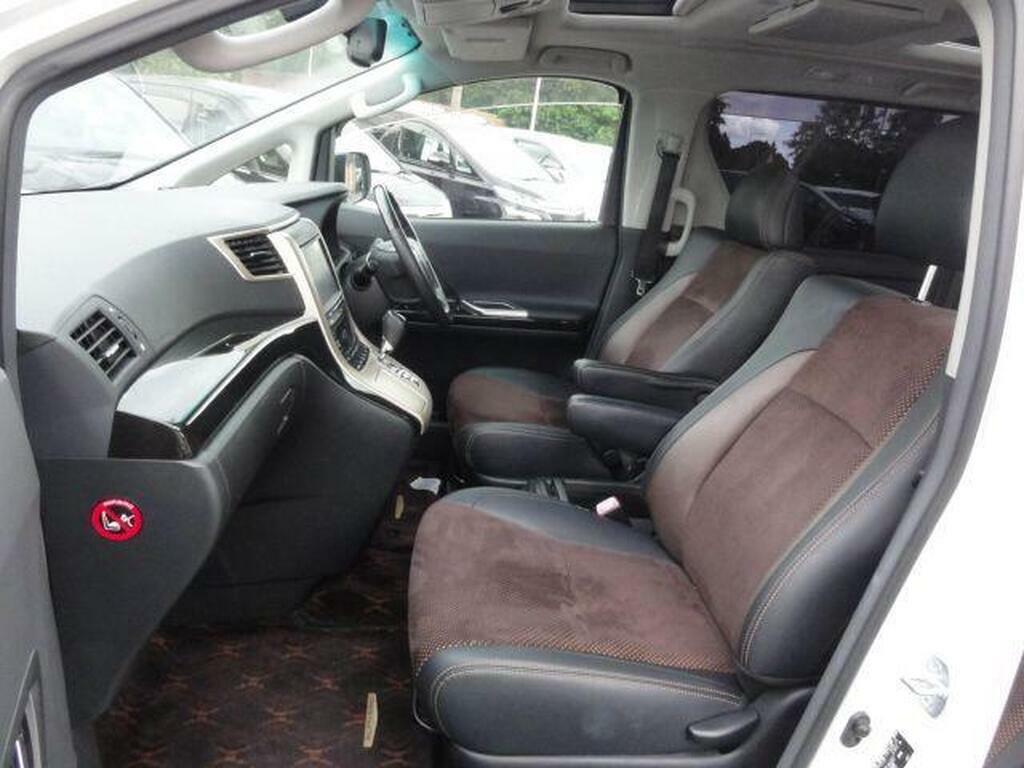 Toyota Alphard 7Seatseletricdoorsrcamgreatcleancar White #20