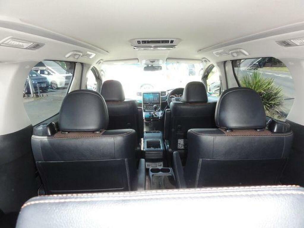 Toyota Alphard 8 Seats 2.4 Amazing White #16