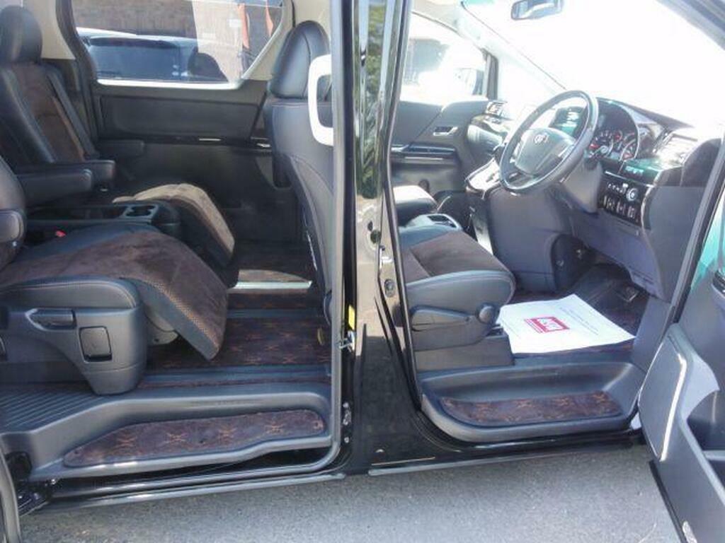 Toyota Alphard 8 Seats 2.4 Amazing White #13