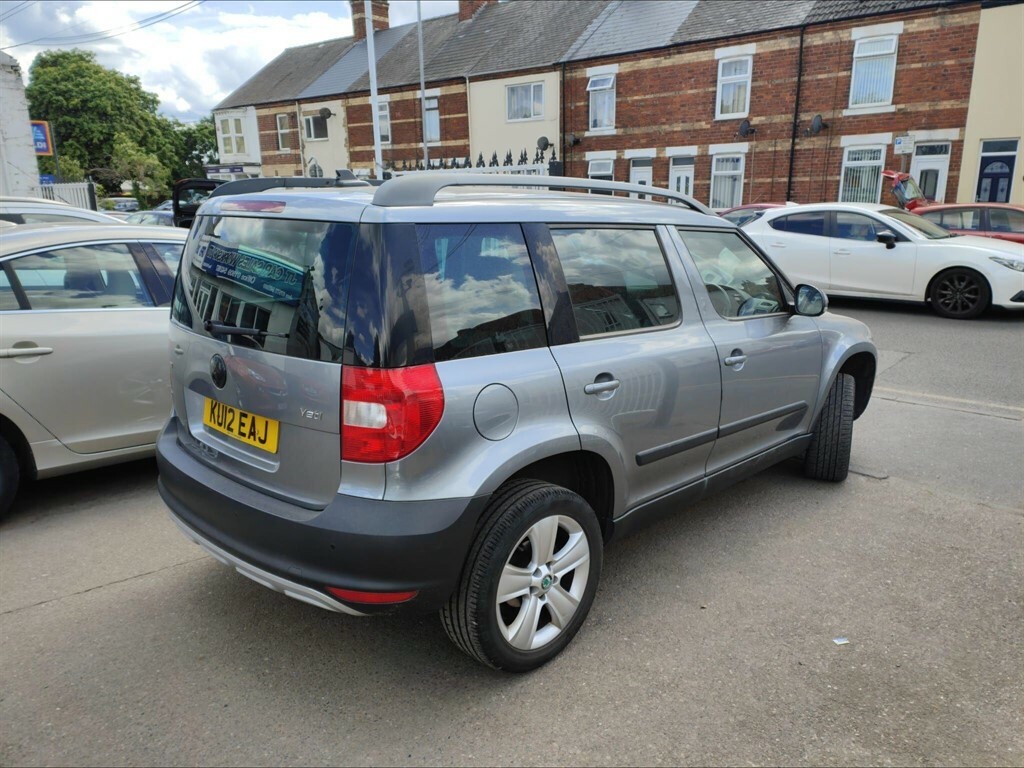 Skoda Yeti 2.0 Tdi Se Plus Euro 5 Grey #4