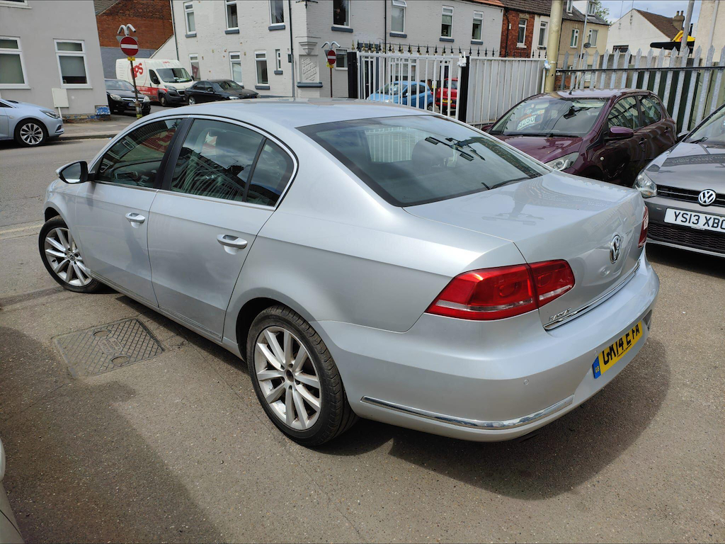 Volkswagen Passat 1.6 Tdi Bluemotion Tech Executive Euro 5 Ss Silver #2