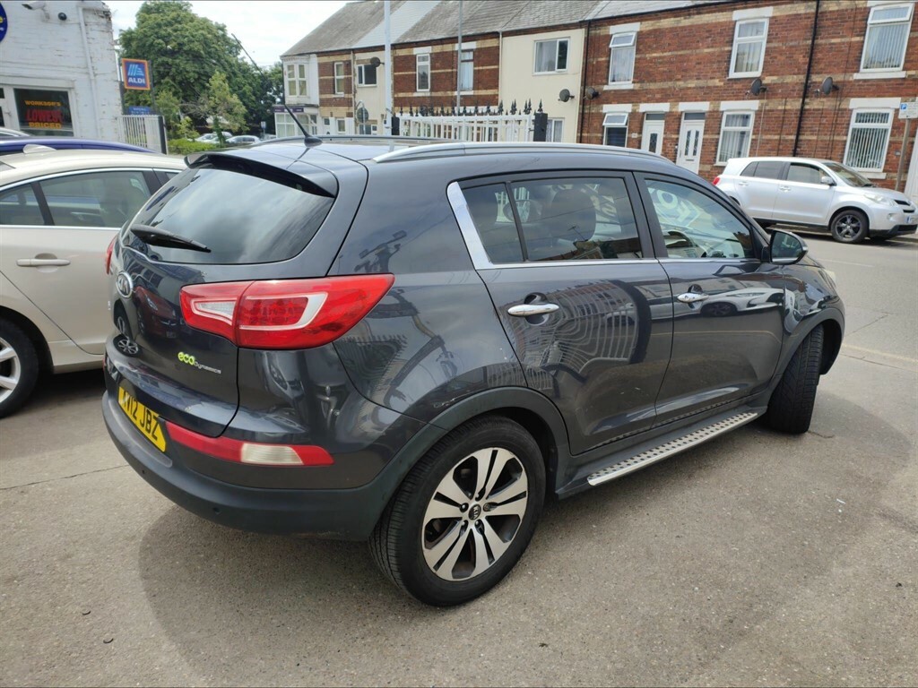 Kia Sportage 2 White #11