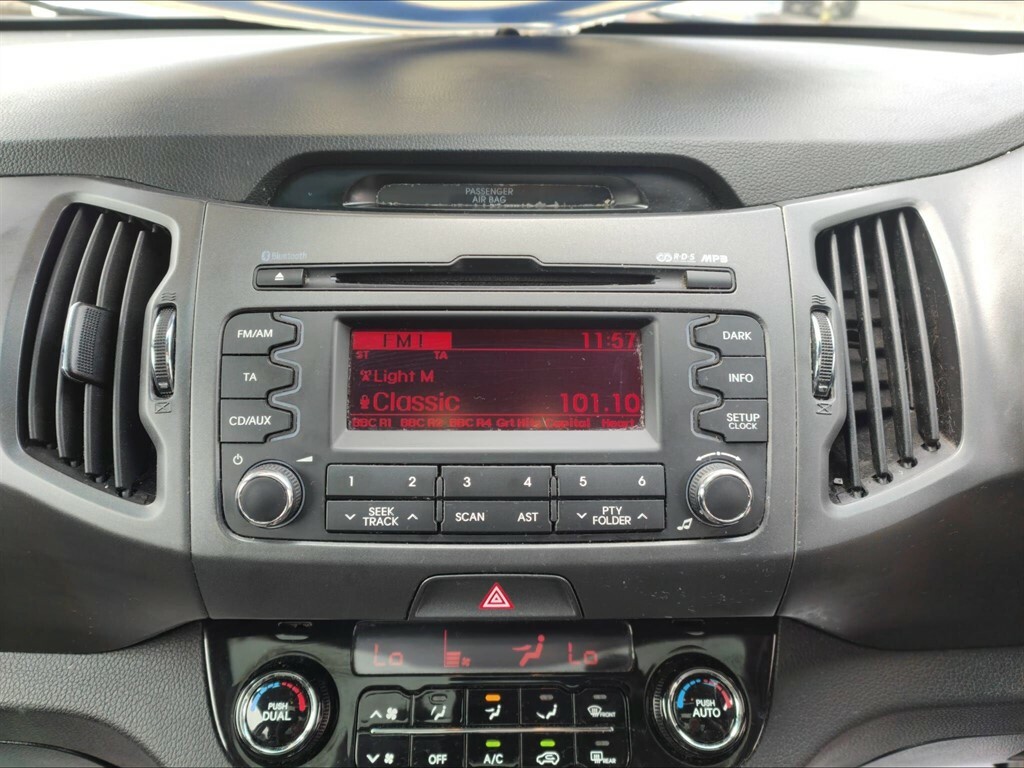 Kia Sportage 2 White #17