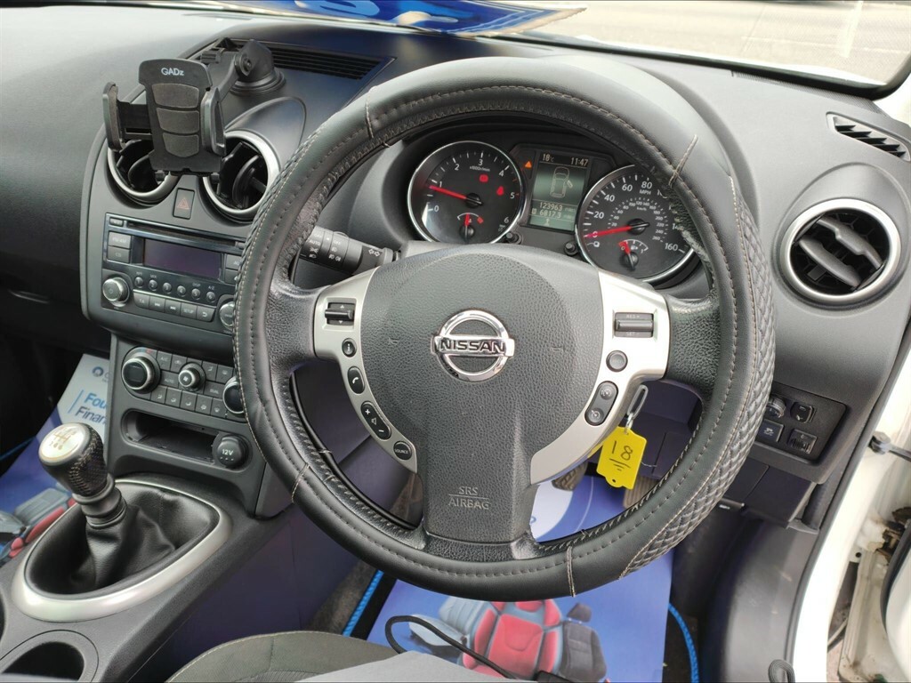 Nissan Qashqai+2 Hatchback Black #12