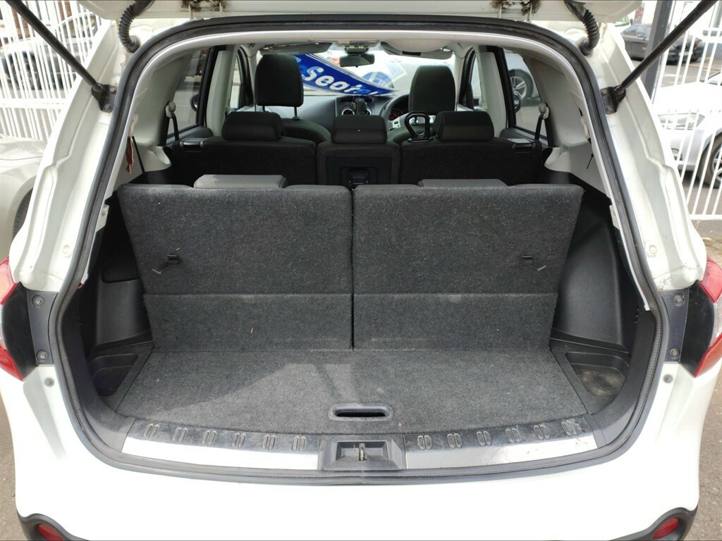Nissan Qashqai+2 Hatchback Black #21