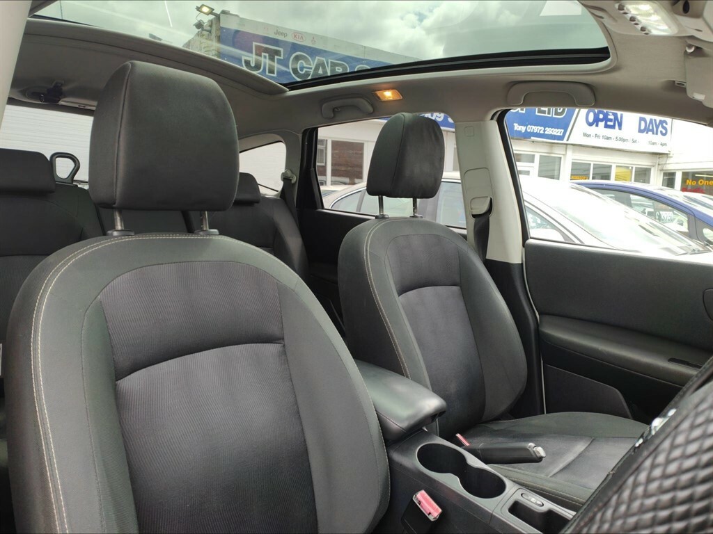 Nissan Qashqai+2 Hatchback Black #11