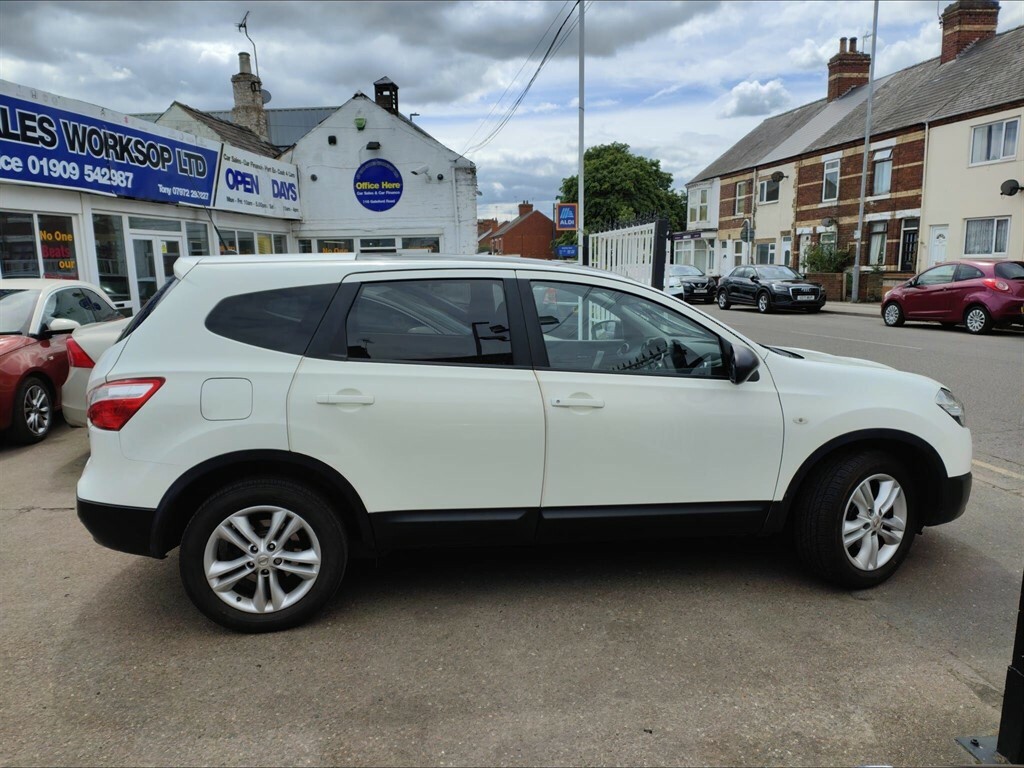 Nissan Qashqai+2 Hatchback Black #9
