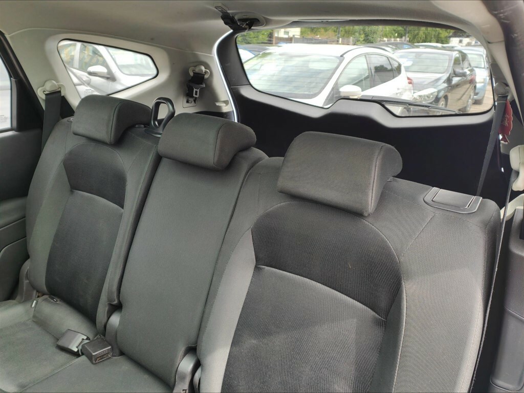 Nissan Qashqai+2 Hatchback Black #18
