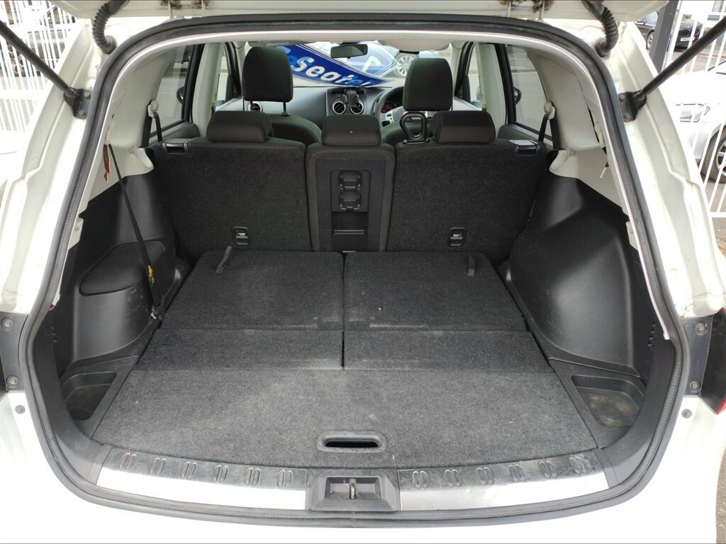 Nissan Qashqai+2 Hatchback Black #7
