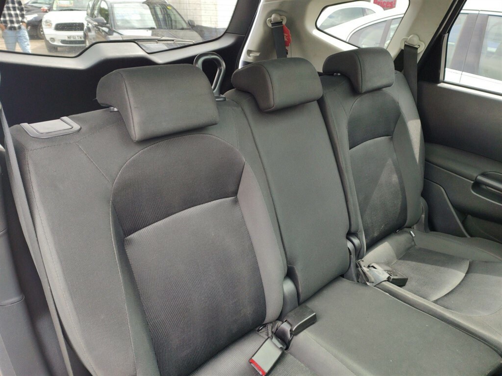 Nissan Qashqai+2 Hatchback Black #15